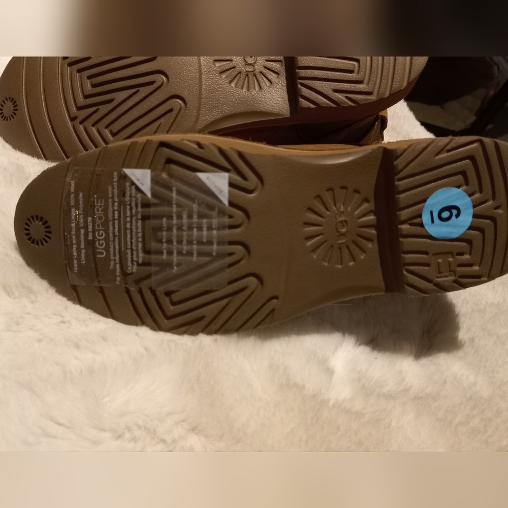 Ugg Boots - Picture 3 of 4